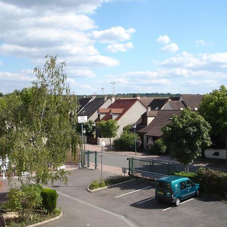 Kyriad Direct Acheres Exteriér fotografie