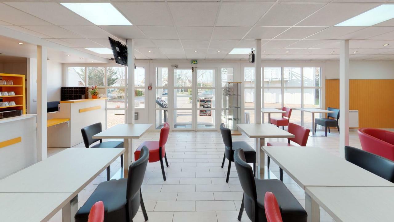 Kyriad Direct Acheres Exteriér fotografie