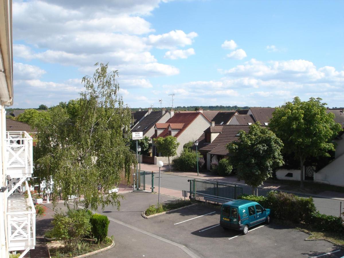 Kyriad Direct Acheres Exteriér fotografie